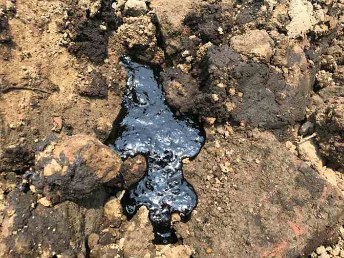 南通土炼油厂再三敷衍整改非法掩埋危险废物污染长江(图1)