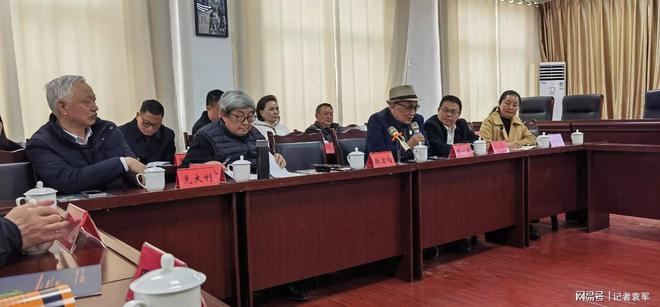 专家齐聚青白江弥牟镇白马村共同探讨土壤改良修复发展新路径(图1)