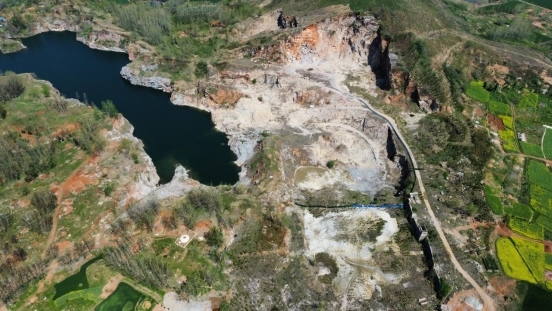 安徽霍邱县芙蓉山废弃矿山生态修复治理项目全面竣工(图1)