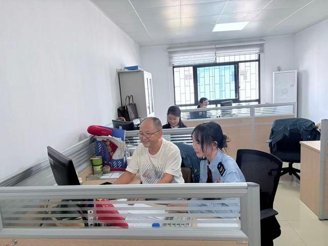 安顺经济技术开发区税务局上门辅导环保税预填功能(图1)