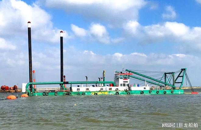 青州市巨龙环保科技：专注挖沙船水挖机清淤船技术领先品质可靠(图2)