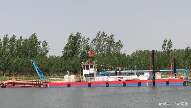 青州市巨龙环保科技：专注绞吸船清淤船挖泥船技术精湛服务优质(图1)