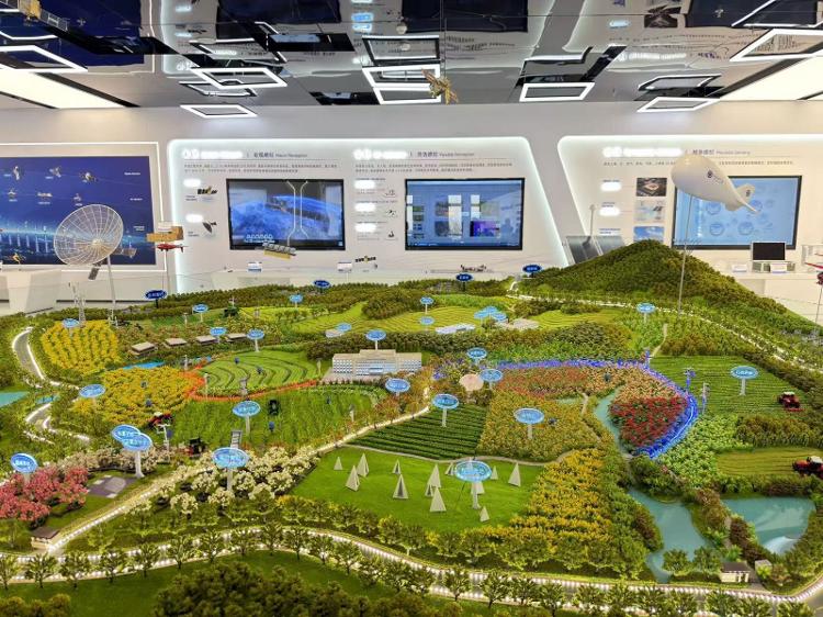 2025泉城环保世纪行丨从“天空地”到“精准种”济南雪野数字农业基地重构现代农业发展模式_泉城新闻_大众网(图1)