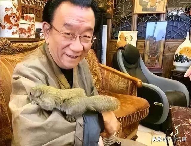 79岁侯耀华晚年凄凉!独居北京无人照料别墅内又脏又乱无处下脚(图6)