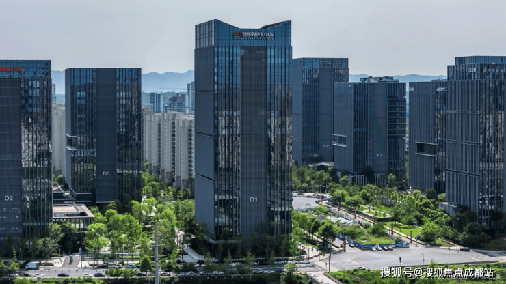 售楼中心_成都「中铁卓萃」售楼处电线年价格最新优惠_获取年末限时福利(图4)