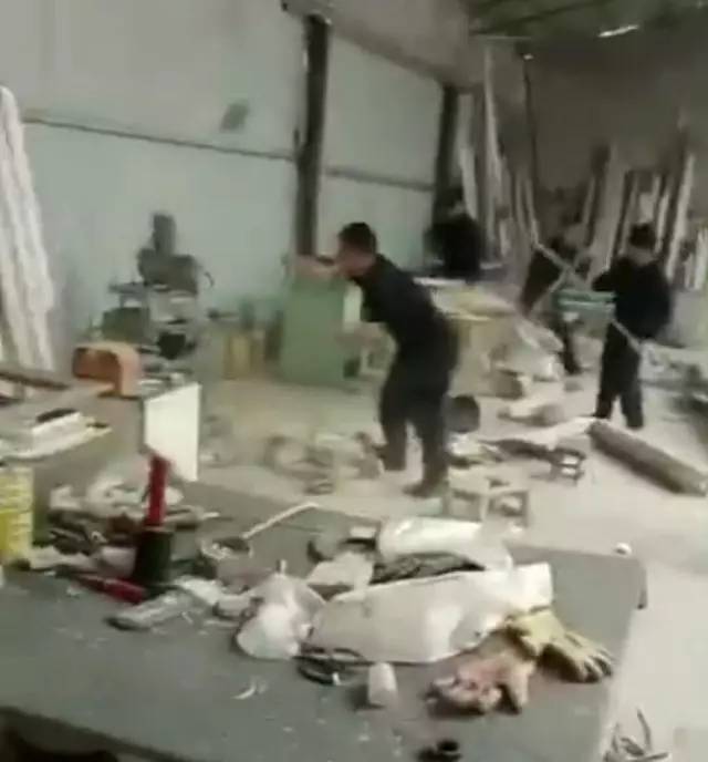 新华社痛批“环保一刀切”!把企业全部关停等空气好了大家一起喝西北风?!(图2)